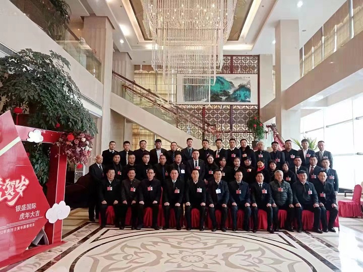我公司董事長(zhǎng)王曉文，通過(guò)民主選舉成為菏澤市高新區(qū)人大代表